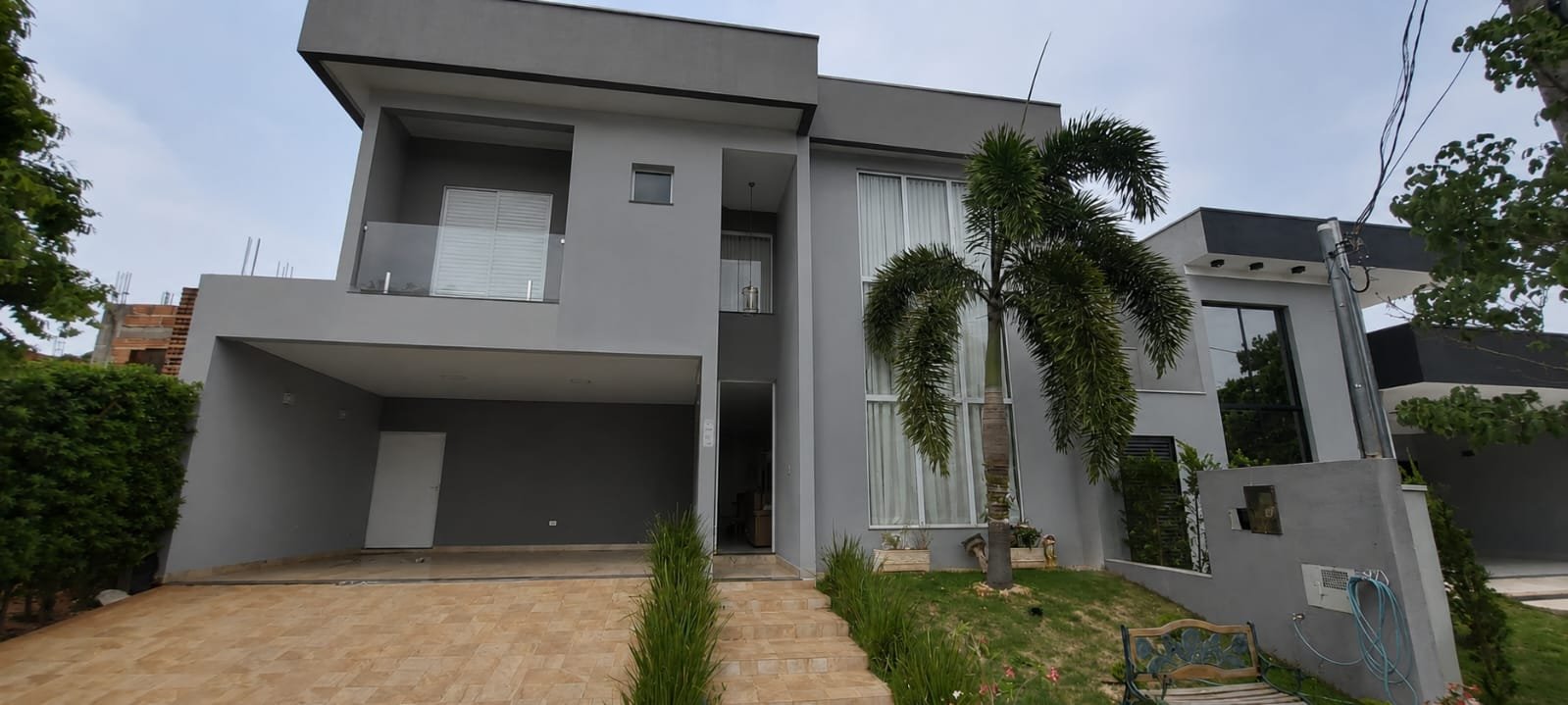🏡 Sobrado de Alto Padrão no Condomínio Residencial Valencia 1