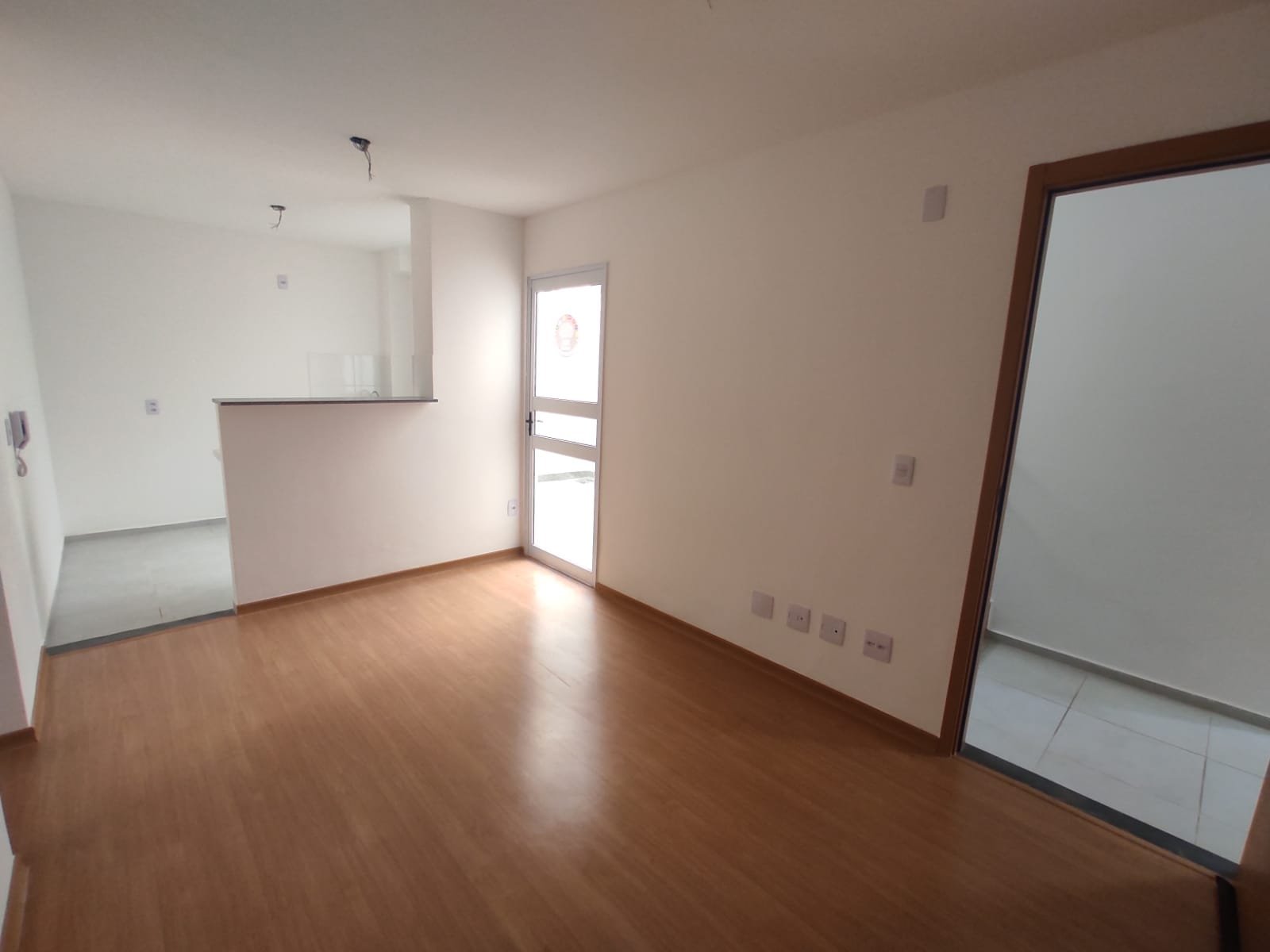 APARTAMENTO TÉRREO PARA LOCAÇÃO – CONDOMÍNIO PRÍNCIPE DE VALÊNCIA